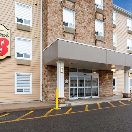 Super 8 By Wyndham Quebec City Exterior photo