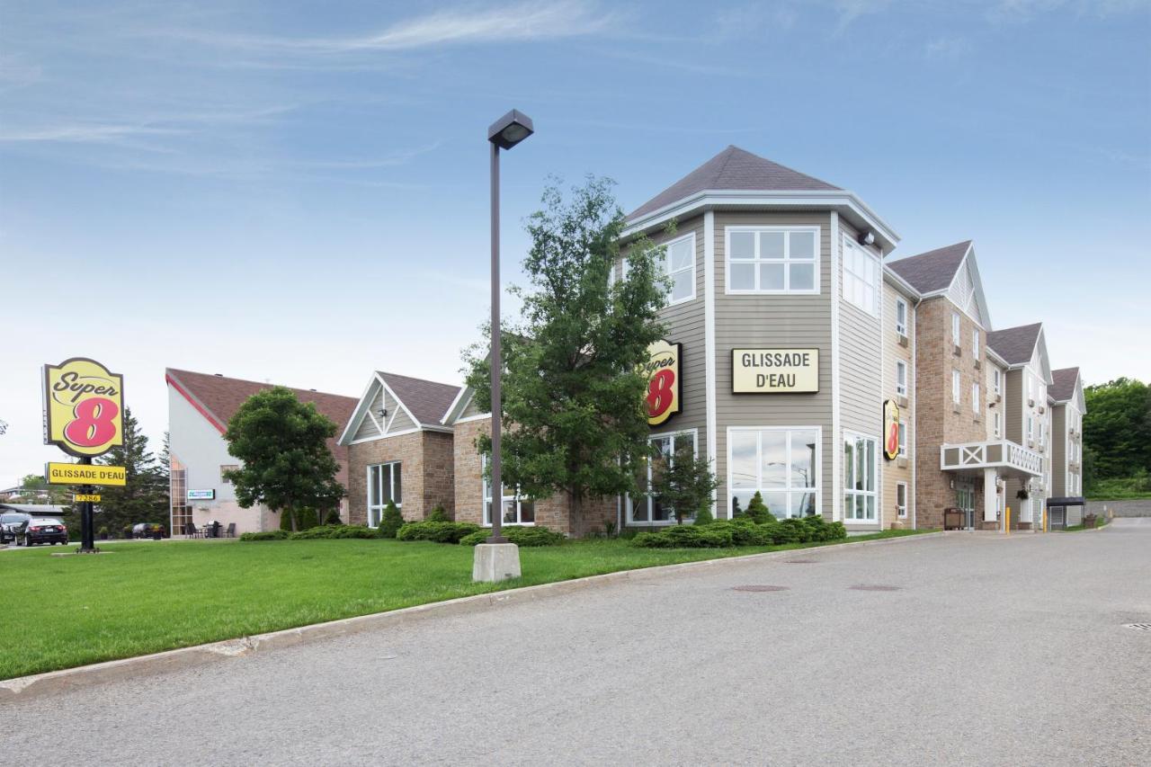 Super 8 By Wyndham Quebec City Exterior photo