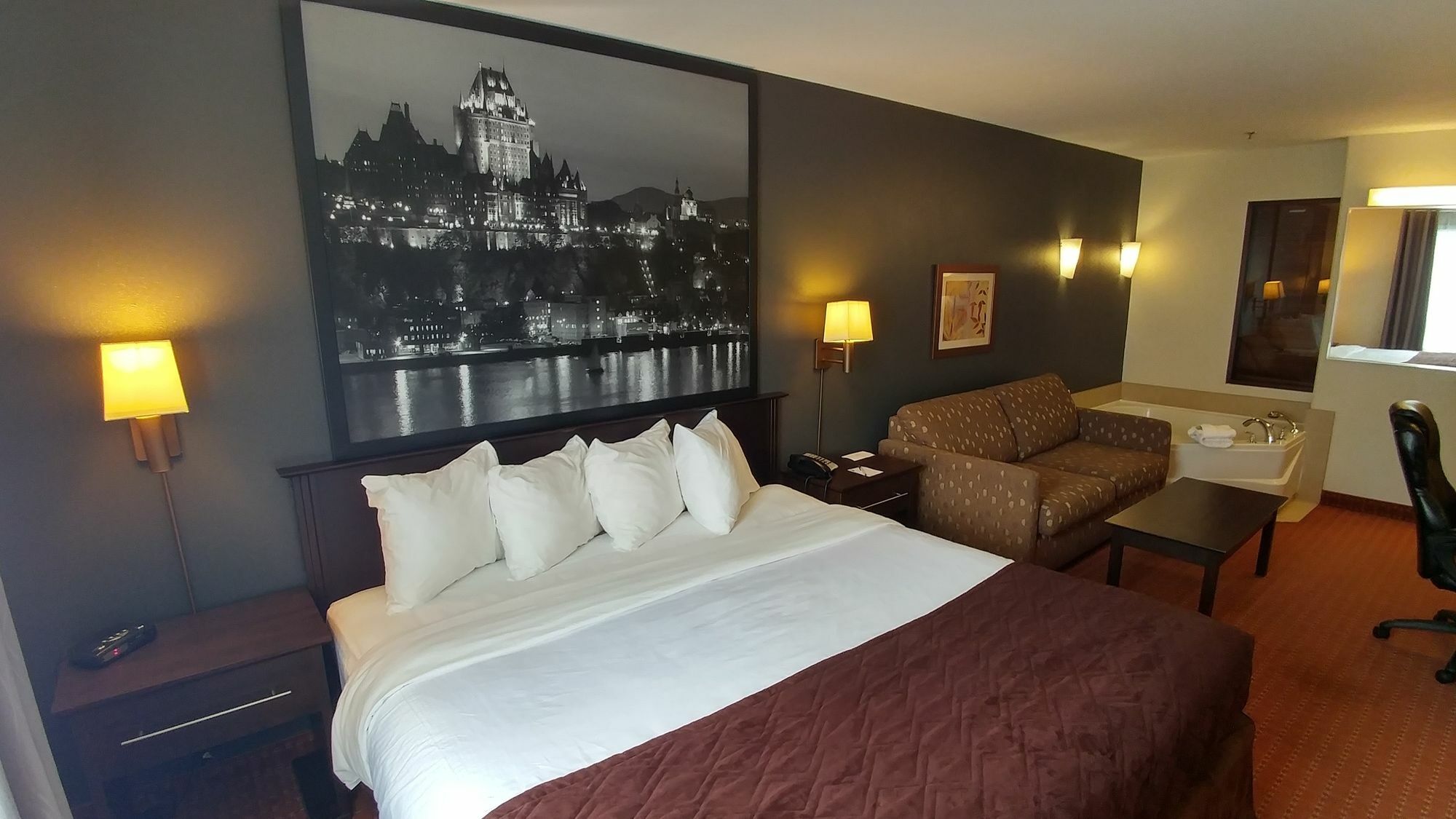 Super 8 By Wyndham Quebec City Exterior photo