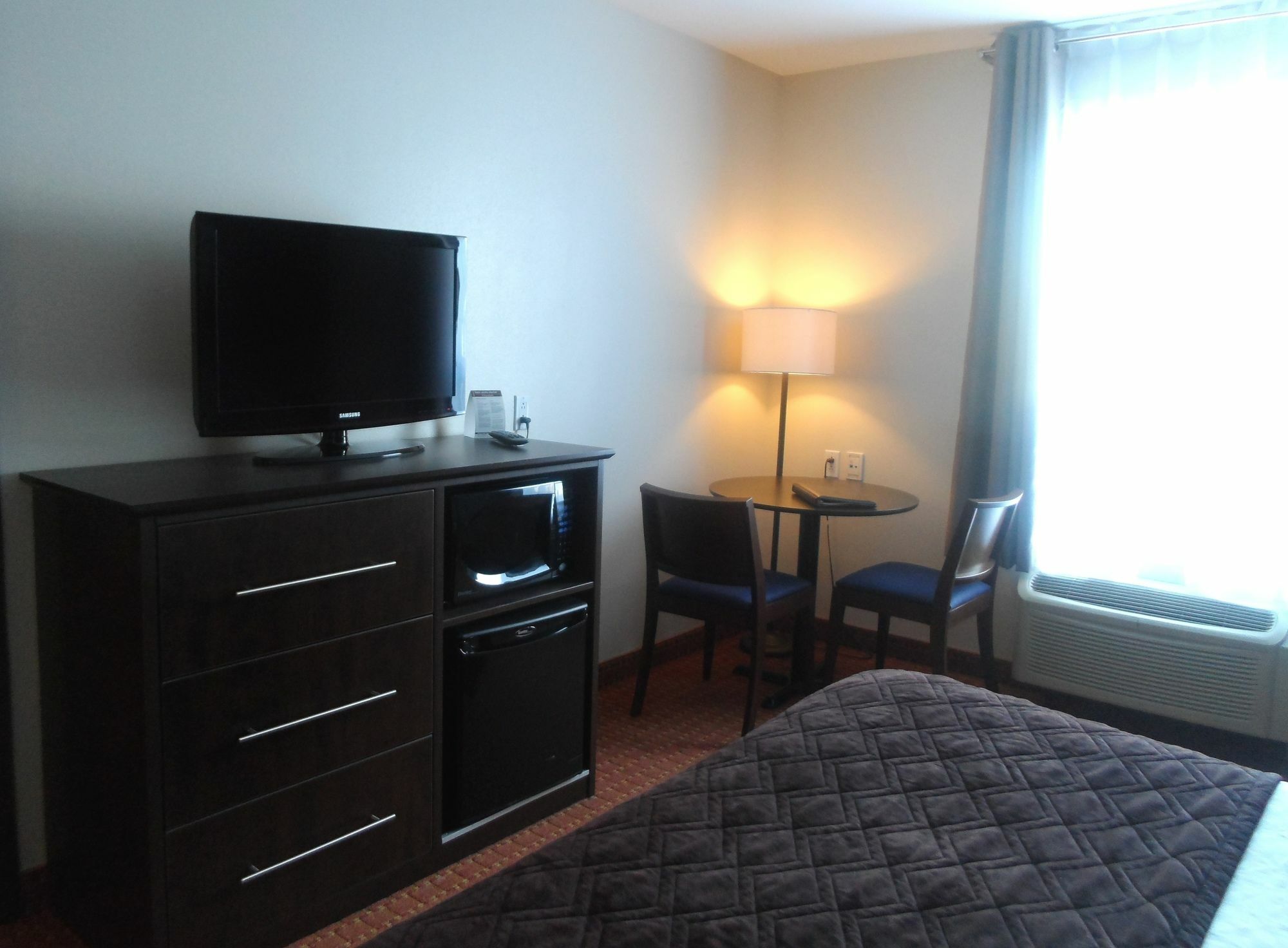 Super 8 By Wyndham Quebec City Exterior photo